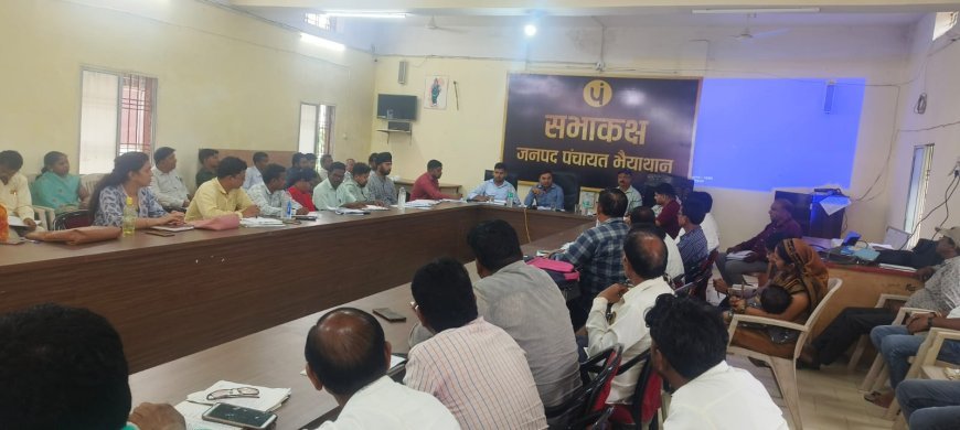 जिला पंचायत सीईओ की दों टूक -30 सितम्बर तक हर हाल में पूरे हों आवास, लापरवाही पर गिरेगी गाज