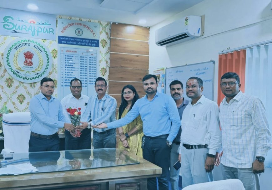 सुरजपुर जिला पंचायत सीईओ से कर्मचारी अधिकारी फेडरेशन की सौजन्य भेंट, शिक्षकों की सेवा सत्यापन मांग पर त्वरित कार्रवाई के निर्देश