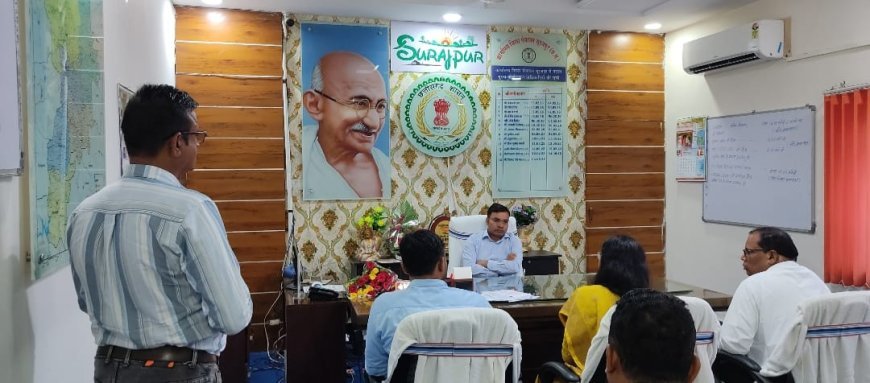 सुरजपुर जिला पंचायत सीईओ से कर्मचारी अधिकारी फेडरेशन की सौजन्य भेंट, शिक्षकों की सेवा सत्यापन मांग पर त्वरित कार्रवाई के निर्देश