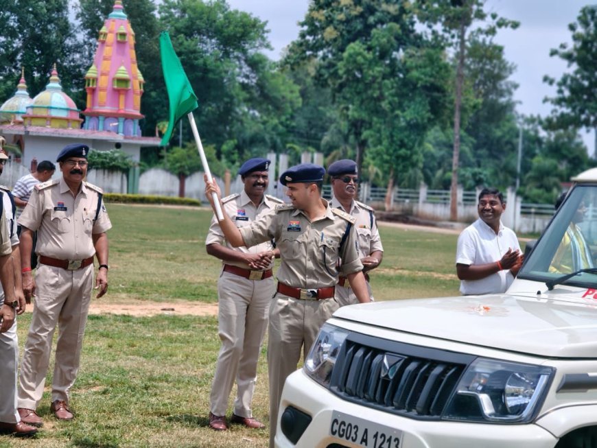 पुलिस की रफ्तार को नई ताकत, एसपी ने 14 थानों के लिए हरी झंडी दिखाकर रवाना किया नवीन वाहन