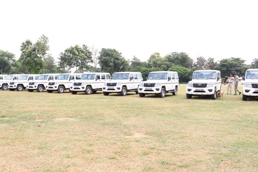 पुलिस की रफ्तार को नई ताकत, एसपी ने 14 थानों के लिए हरी झंडी दिखाकर रवाना किया नवीन वाहन
