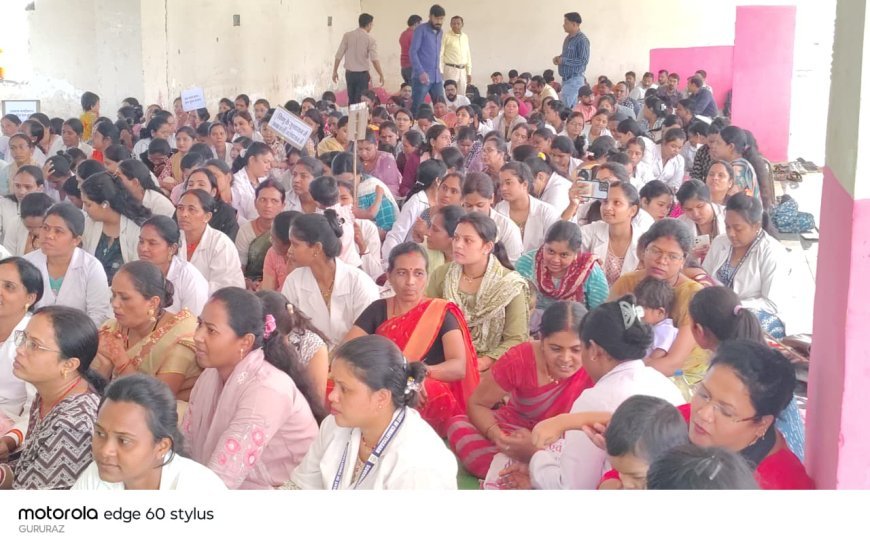 एनएचएम कर्मचारियों का गुस्सा फूटा: 11वें दिन मुंडन, कल 'मोदी की गारंटी खोज' रैली