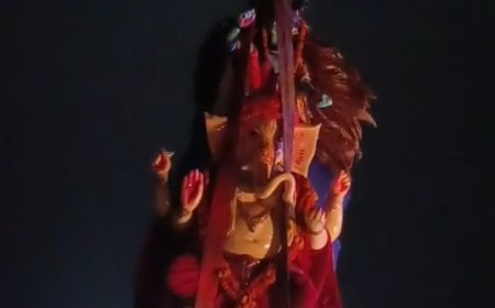 क्रेन से गणेश विसर्जन: सूरजपुर में सम्मानजनक परंपरा की अनोखी शुरुआत