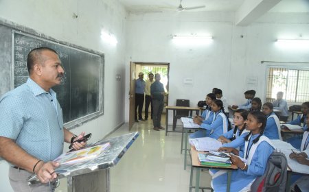 कलेक्टर की सख्ती: सरगुजा 30 सहित स्कूलों में पढ़ाई, निर्माण सहित अन्य गतिविधियों पर पैनी नजर