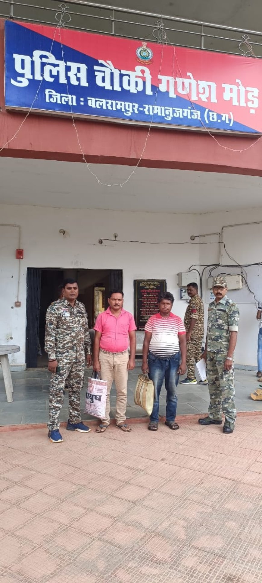 बालक आश्रम में लापरवाही ने ली मासूम की जान: पेड़ कटाई हादसे में 10 वर्षीय छात्र की मौत, दो गिरफ्तार