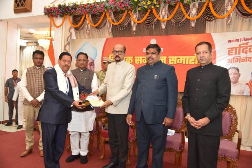 अजय चतुर्वेदी को 'पदुमलाल पुन्नालाल बख्सी' स्मृति पुरस्कार, सरगुजा संभाग में रचा इतिहास