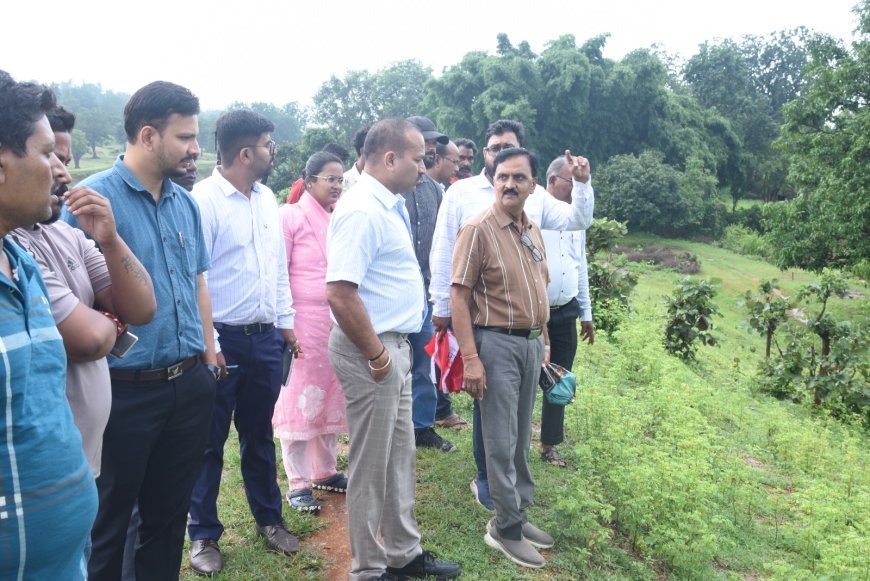 50 साल पुराने बरकेला बांध पर कलेक्टर का निरीक्षण:16 जगह रिसाव,ग्रामीणों को अलर्ट