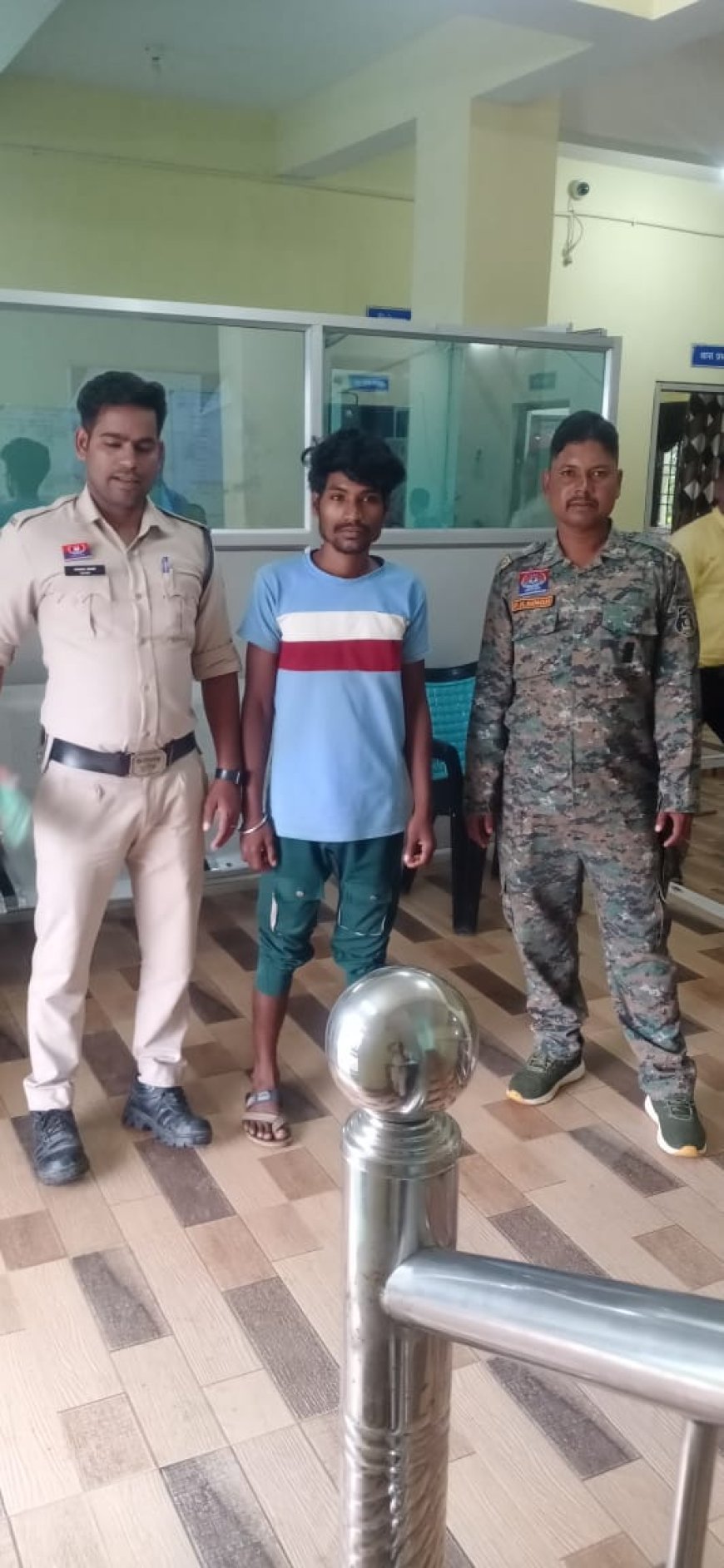 01 साल से फरार स्थाई वारंटी धराया, लखनपुर पुलिस ने 02 वारंट किए तामील
