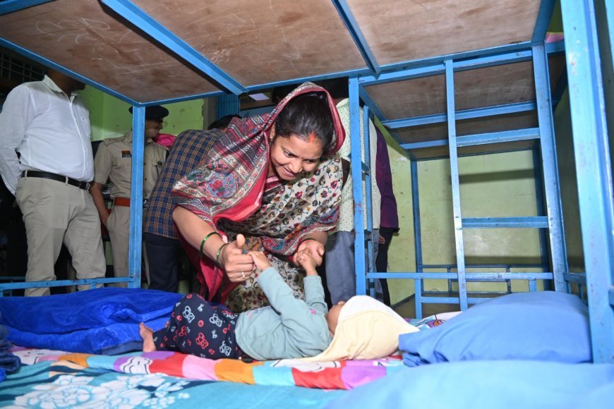 मंत्री श्रीमती लक्ष्मी राजवाड़े का दौरा: बच्चों को लाड, बुजुर्गों को अपनापन, महिलाओं को सुरक्षा का भरोसा