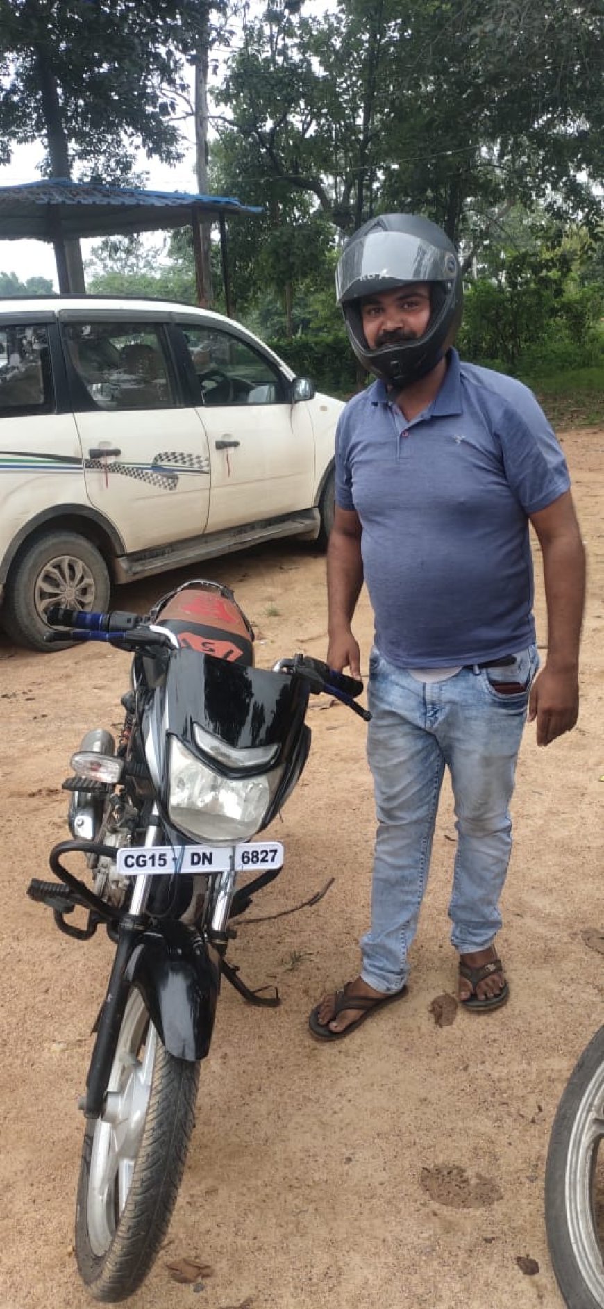 सावधान सरगुजा पुलिस की सड़कों पर ताबड़तोड़ चेकिंग: बिना नंबर प्लेट की गाड़ी पकड़ी तो खैर नहीं, 1.74 लाख का चालान