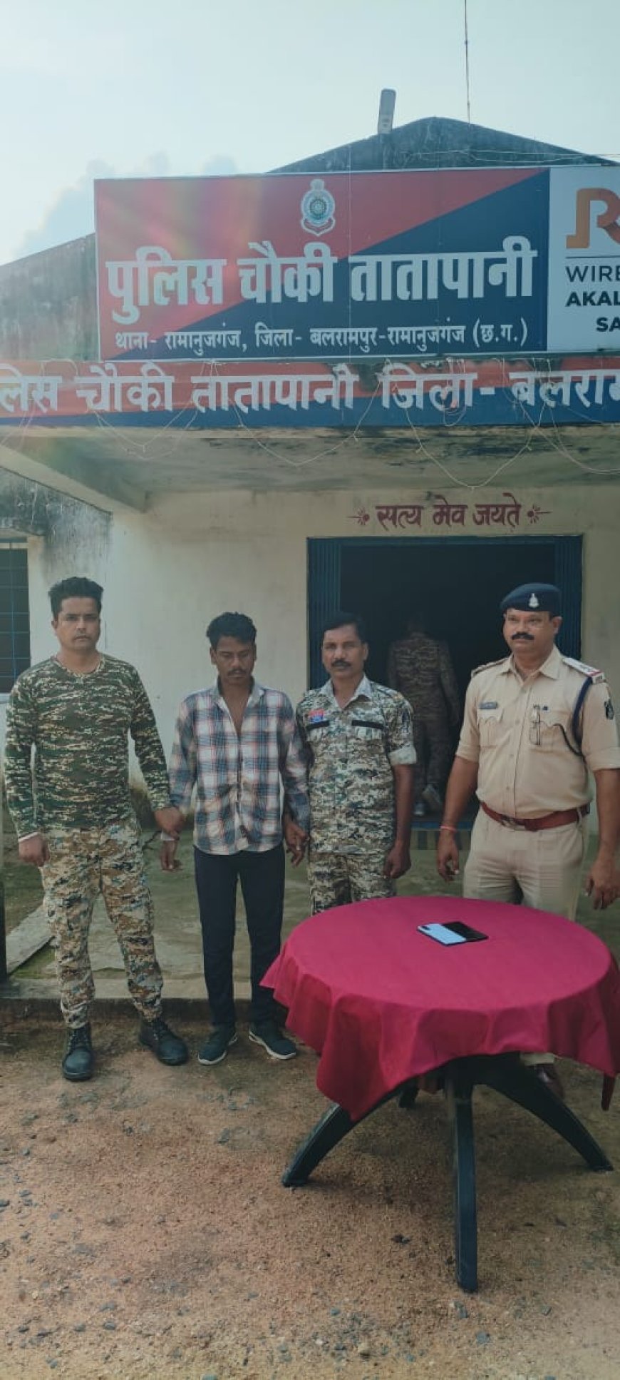 मोबाइल दुकान में सेंधमारी: आदतन चोर सलाखों के पीछे