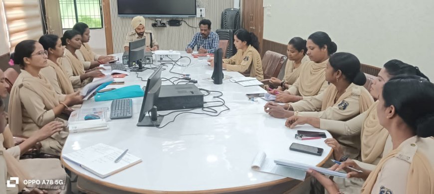 सरगुजा पुलिस की महिला आरक्षक बनीं डिजिटल सिपाही, 10 दिन के प्रशिक्षण से संभालेंगी ऑनलाइन पोर्टल