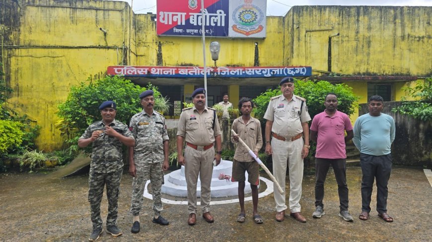 माँ ने शराब के लिए पैसे नहीं दिए, बेटे ने डंडे से पीट-पीटकर की हत्या, पुलिस ने आरोपी बेटे को किया गिरफ्तार, घटना में प्रयुक्त डंडा जब्त
