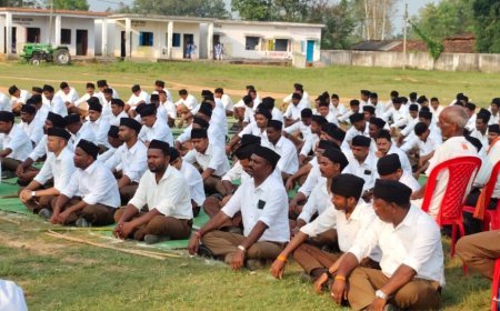 राष्ट्रीय स्वयंसेवक संघ का भव्य पथ संचलन और विजयादशमी उत्सव: शताब्दी वर्ष में स्वयंसेवकों ने दिखाया जोश