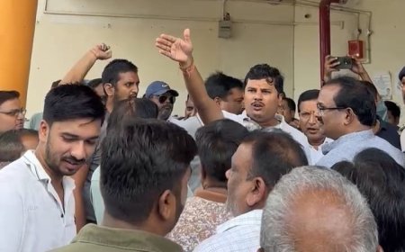 अग्रसेन महाराज पर अमर्यादित टिप्पणी से भड़का अग्रवाल समाज, जोहार पार्टी प्रमुख अमित बघेल पर एफआईआर की मांग,थाने के बाहर धरना-प्रदर्शन