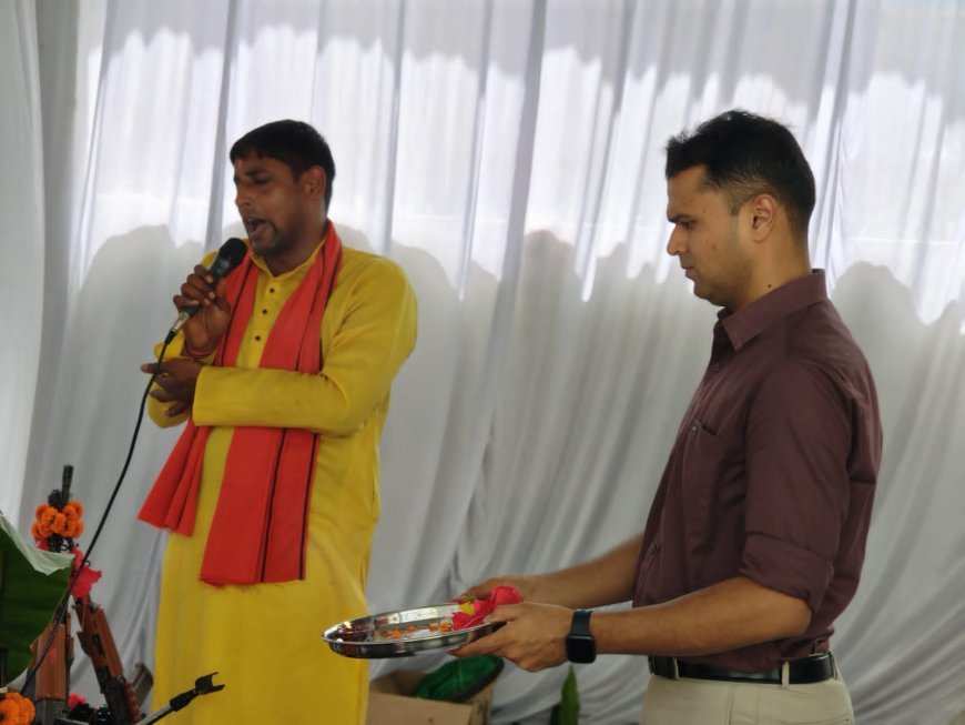 विजयादशमी पर बलरामपुर पुलिस लाइन में शस्त्र पूजन, पुलिस अधीक्षक ने दी शुभकामनाएं
