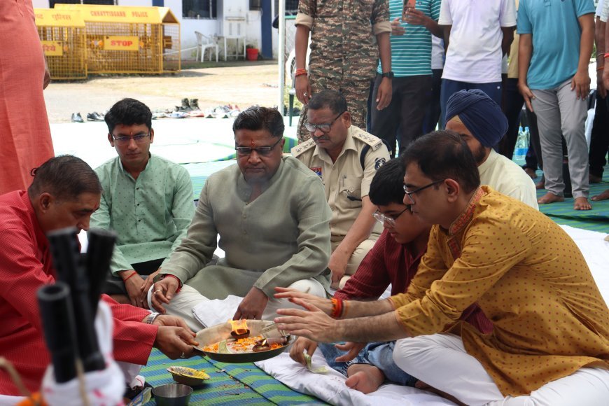 विजयादशमी पर सरगुजा पुलिस ने किया शस्त्र-वाहन पूजन, हर्ष फायर के साथ दी शांति की कामना