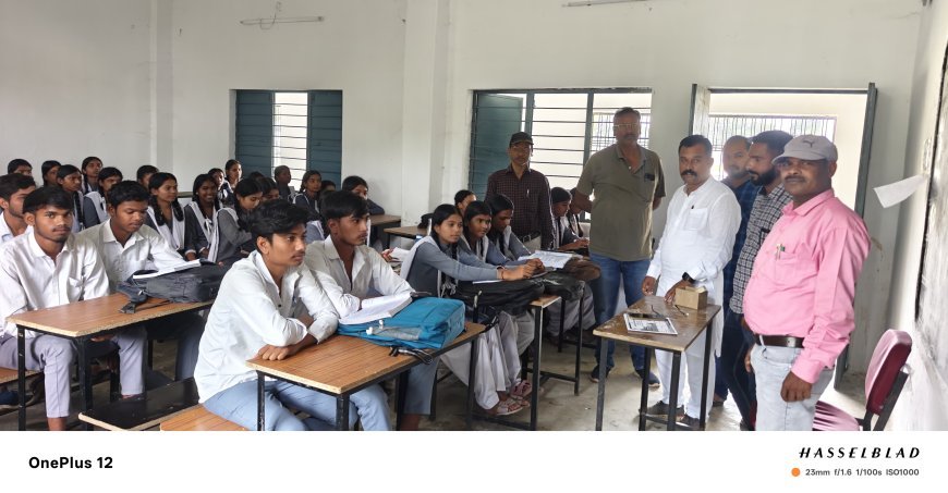 सीएम शिक्षा अभियान: स्कूल का सामाजिक अंकेक्षण, छात्रों ने उठाई शौचालय मरम्मत की मांग