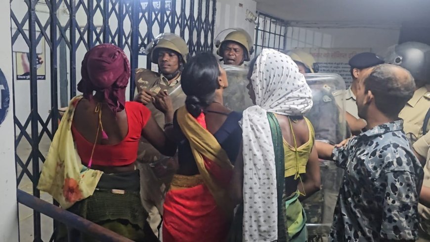 कुंजनगर में जुआ छापेमारी के दौरान दुखद हादसा: युवक की कुएं में गिरकर मौत, आक्रोशित ग्रामीणों ने थाने में की तोड़फोड़
