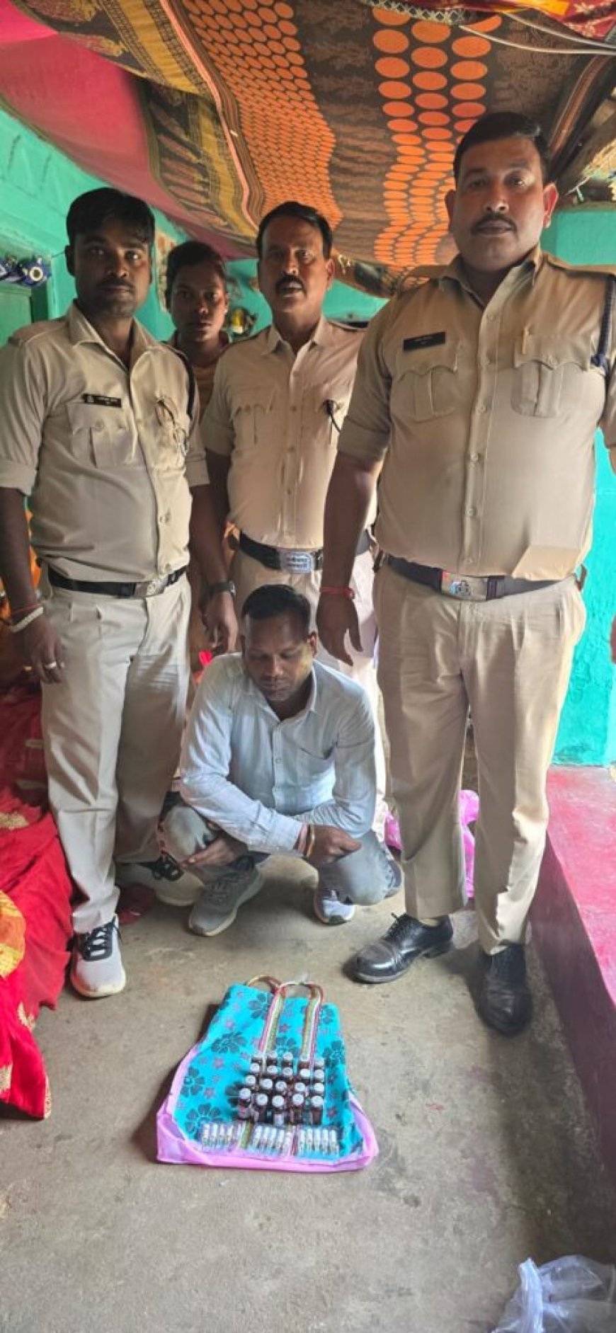 लुण्ड्रा में नशीले इंजेक्शन की तस्करी पर आबकारी टीम की बड़ी कार्रवाई, 35 इंजेक्शन के साथ तस्कर गिरफ्तार