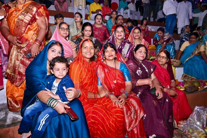छठ पर्व: मंत्री लक्ष्मी राजवाड़े ने सूर्यदेव को अर्पित किया संध्या अर्घ्य, प्रदेश की सुख-समृद्धि के लिए की प्रार्थना