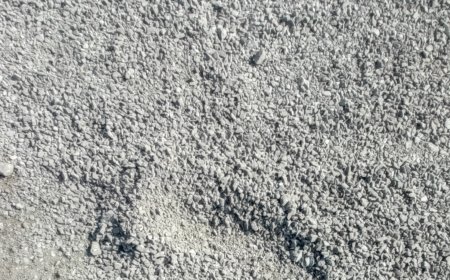 सड़क मरम्मत में मनमानी: कलेक्टर के आदेश हवा, ठेकेदारों की चल रही मनचाही—मरम्मत के नाम पर चल रहा ‘जुगाड़ मॉडल’