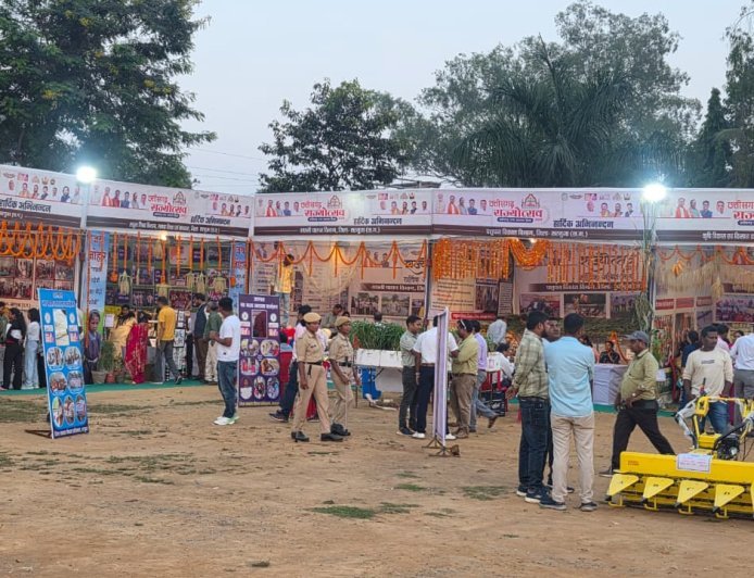 बांग्लादेश में हिंदुओं पर हमले के विरोध में कांग्रेस का उग्र प्रदर्शन, मो. यूनुस का पुतला दहन