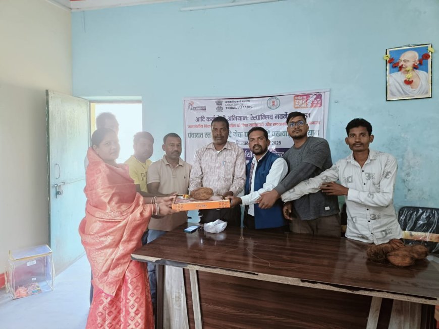 मितानिन दिवस पर बुंदिया में सम्मान समारोह: भाजपा मंडल अध्यक्ष रमेश गुप्ता ने दीदीयों को साड़ी-श्रीफल भेंटकर किया सम्मानित, बोले- स्वास्थ्य सेवा की 'रात्रि योद्धा'