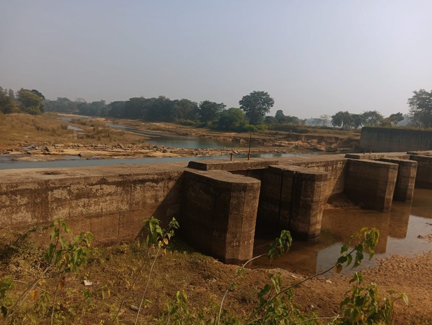 गोबरी नाला में पानी संकट गहराया, ग्रामीणों ने एनीकट में पानी रोकने की मांग को लेकर सौंपा ज्ञापन