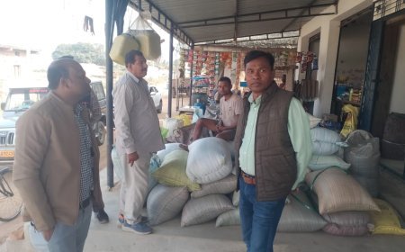 किराना दुकान में छिपाकर रखा था 80 क्विंटल धान: प्रशासन की दबिश में हुआ पर्दाफाश दस्तावेज नहीं देने पर 200 बोरी धान जब्त, प्रशासन ने सख्ती बढ़ाई