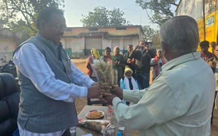 किसानों के हित में ‘एक्शन मोड’ में बैंक अध्यक्ष, धान खरीदी–भुगतान की जमीनी हकीकत परखने पहुंचे किसानों के बीच