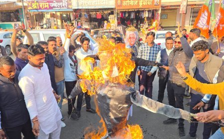 सनातन विरोध के आरोप पर उग्र हुआ भाजयुमो, सूरजपुर में भूपेश बघेल का पुतला दहन