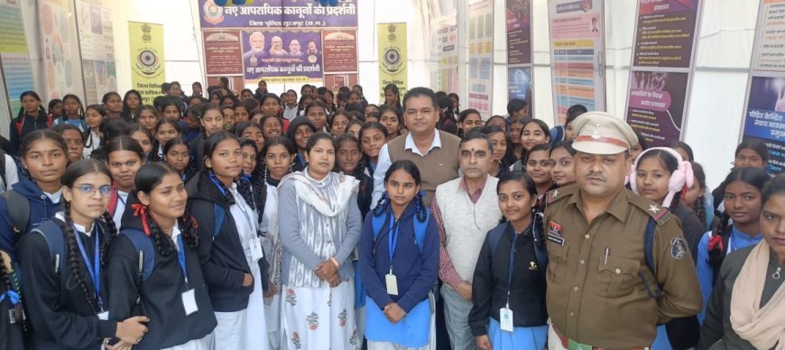 नए कानूनों से सशक्त हुईं कन्या स्कूल की छात्राएं: साइबर अपराधों से बचाव का एक्सप्रेस सबक, 200 लड़कियों ने ली जानकारी