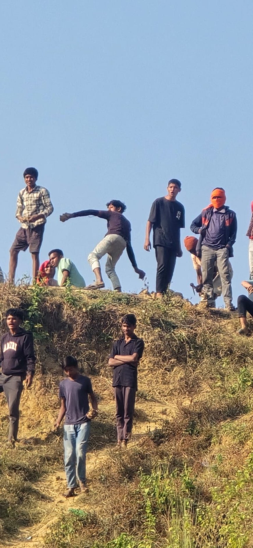 एसईसीएल अमेरा खदान भूमि अधिग्रहण मामला,ग्रामीणों से  प्रशासन एवं पुलिस प्रशासन ने शांति व्यवस्था बनाए रखने की अपील