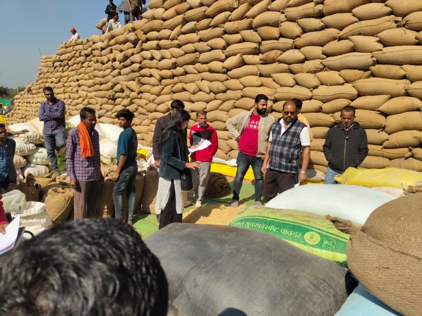 समर्थन मूल्य पर धान खरीदी में किसान बेहाल: सहूलियत के निर्देश कागज़ों में, केंद्रों पर शोषण चरम पर