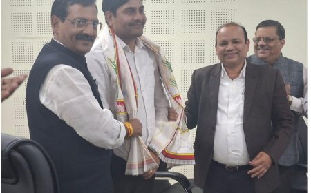 सहकारी बैंक के सीईओ श्रीकांत चंद्राकर को उत्कृष्ट सेवाओं के लिए मिला सम्मान