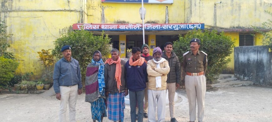 भूखे-प्यासे भैंसों को पीटकर ले जा रहे 4 तस्कर चढ़े पुलिस के हत्थे 6 मवेशी मुक्त