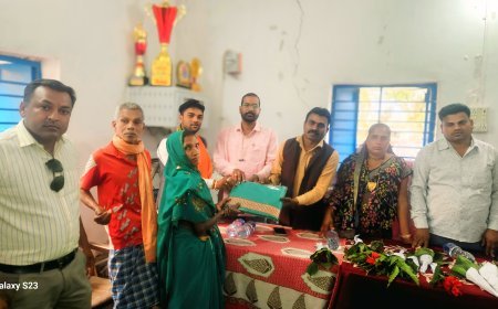 सेवा-संकल्प के साथ मनाया मुख्यमंत्री का जन्मदिन: प्रेमनगर में महतारी वंदन हितग्राहियों का सम्मान, आवास लाभार्थियों को अंगवस्त्र भेंट