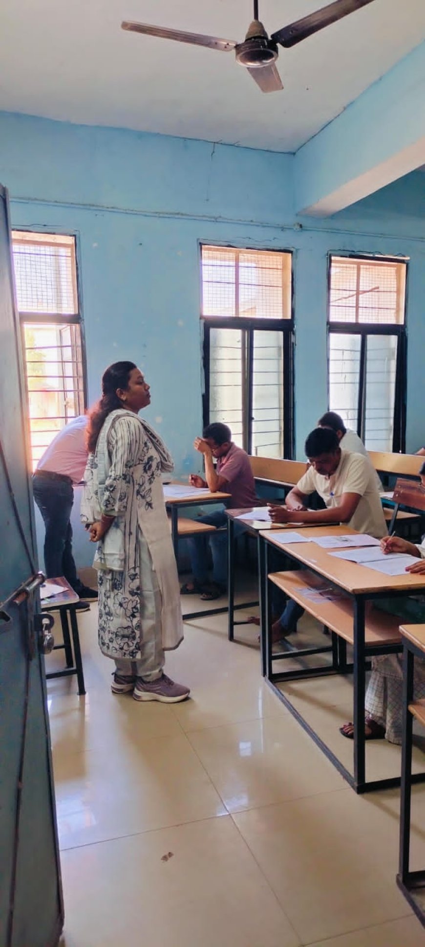 कड़ी निगरानी में शांतिपूर्ण रही राज्य सेवा प्रारंभिक परीक्षा: 1238 में से पहली पाली में 990, दूसरी में 981 अभ्यर्थी शामिल; 4 केंद्रों पर पारदर्शी व्यवस्था