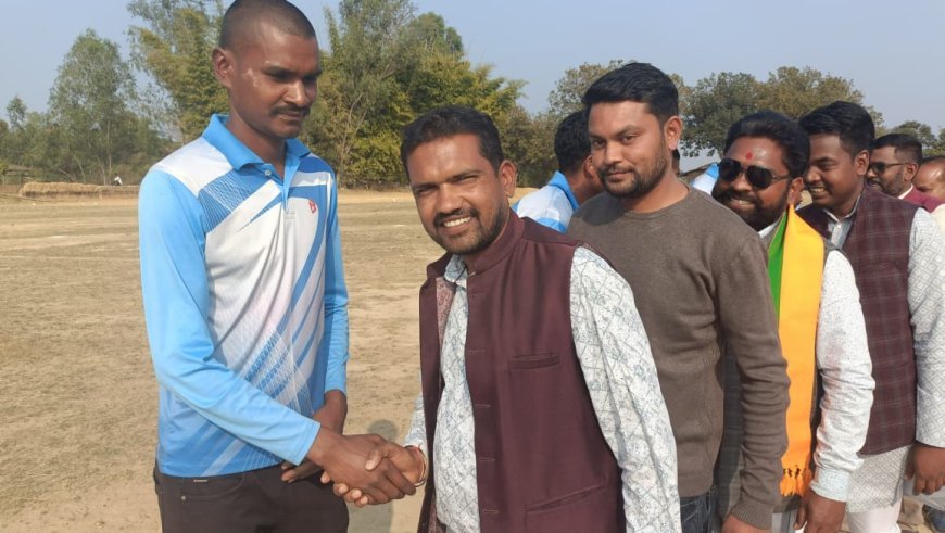 राजकिशोरनगर बना खेल का उत्सव स्थल: रोमांचक फाइनल में मंडल अध्यक्ष रमेश गुप्ता ने बढ़ाया खिलाड़ियों का हौसला