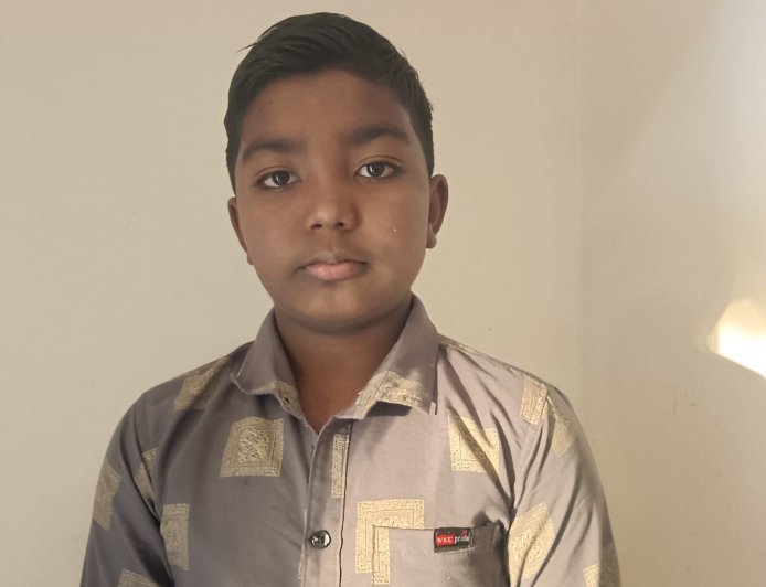 नवोदय में चमका ‘भविष्य’: छोटे गांव गोपीपुर से बड़ी उड़ान, मेहनत ने लिखी सफलता की कहानी