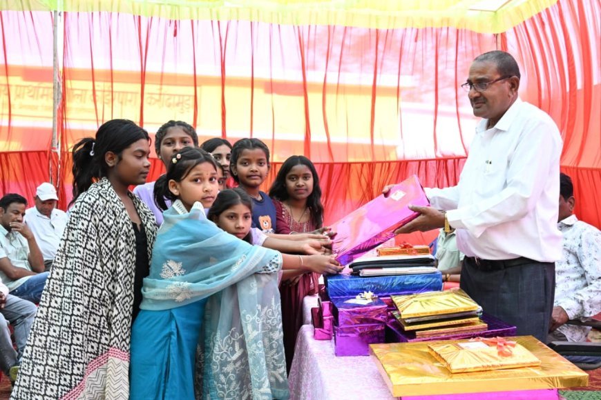 पदोन्नति के साथ सेवानिवृत्त हुए शिक्षक के.के. साहू, सम्मान समारोह में नम हुईं आंखें; शिक्षा को बताया जीवन की सबसे बड़ी साधना