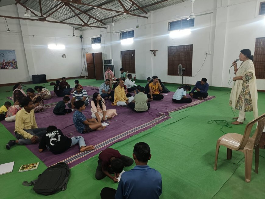 पट्टी बंधी आंखों ने खोली भीतर की दृष्टि… विश्रामपुर में ‘आर्ट ऑफ लिविंग’ के प्रज्ञा योग ने बच्चों में जगाई अद्भुत चेतना