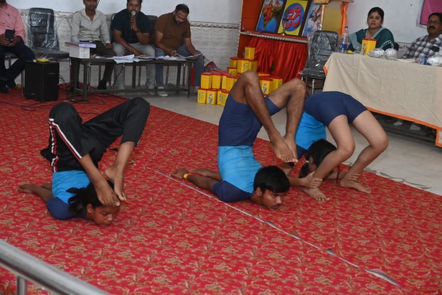 नन्हे कदमों ने रचा संतुलन का इतिहास, योगासन प्रतियोगिता में प्रतिभाओं की चमक