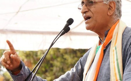 थाने के सामने लोकतंत्र की तपती चौखट, न्याय की मांग पर अड़े पूर्व उपमुख्यमंत्री टीएस सिंहदेव... शाम 6 बजे तक कार्रवाई नहीं हुई तो आमरण अनशन की चेतावनी