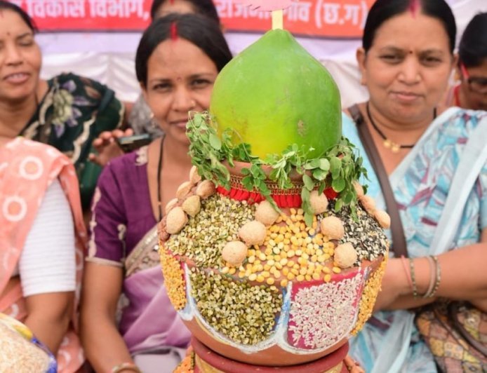 सुशासन तिहार 2026 : माँ की थाली में पोषण, बच्चों के चेहरे पर मुस्कान