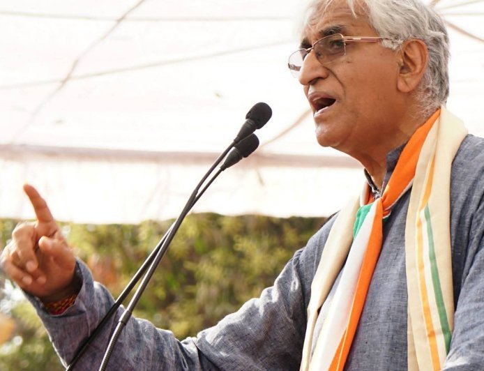 थाने के सामने लोकतंत्र की तपती चौखट, न्याय की मांग पर अड़े पूर्व उपमुख्यमंत्री टीएस सिंहदेव... शाम 6 बजे तक कार्रवाई नहीं हुई तो आमरण अनशन की चेतावनी