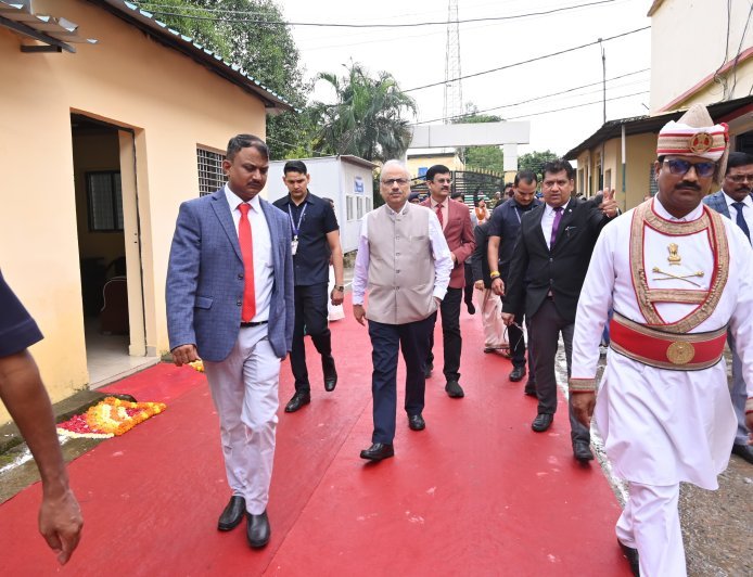 न्याय की राह में सुविधाओं और व्यवस्था का भी रखा ध्यान, मुख्य न्यायाधिपति रमेश सिन्हा ने किया सूरजपुर जिला न्यायालय का निरीक्षण