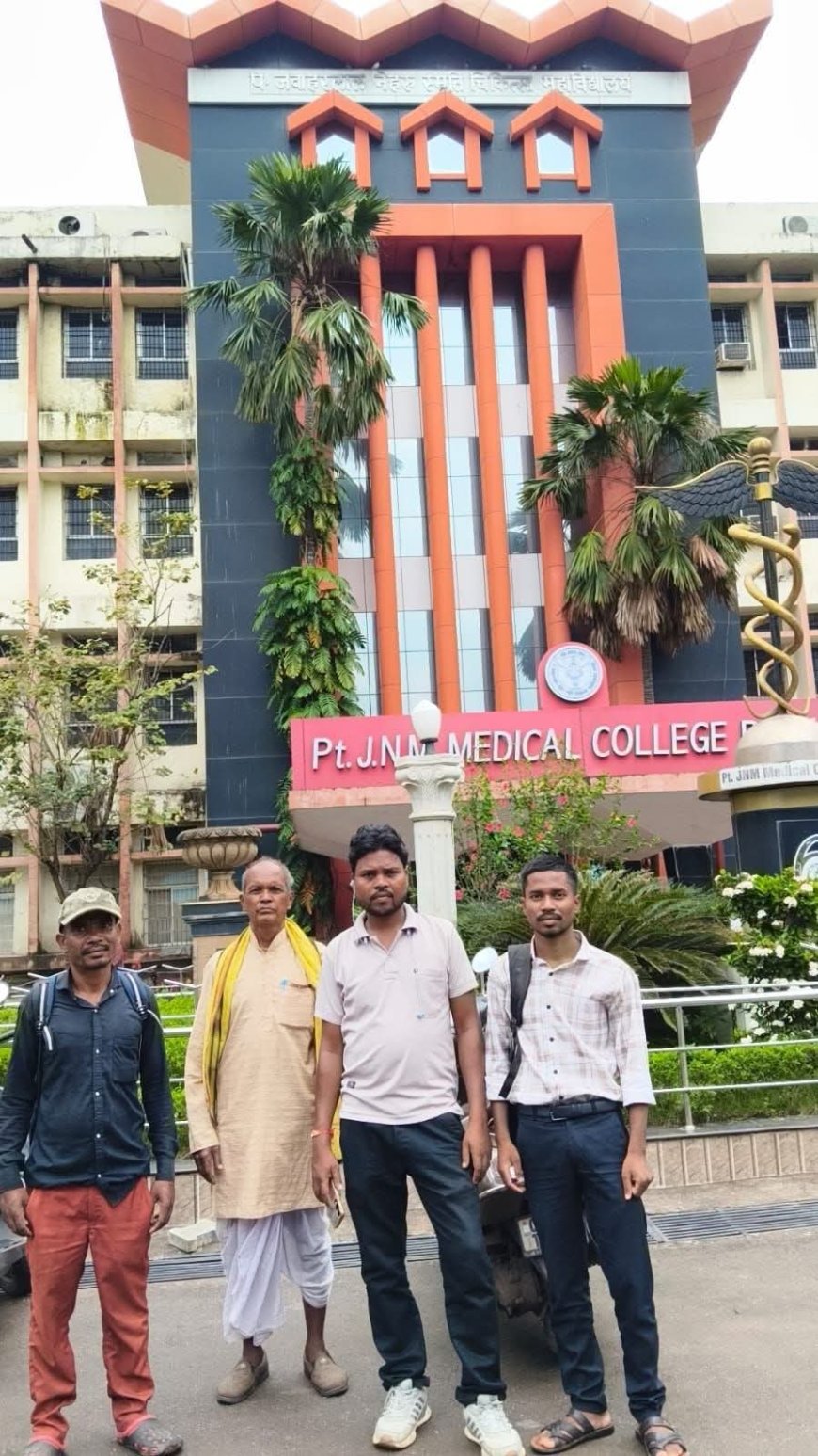 पण्डो जनजाति के अरविन्द ने अभावों के बीच NEET में हासिल की सफलता, डॉक्टर बनने की राह में फीस बनी बाधा तो सर्व समाज ने बढ़ाया हाथ