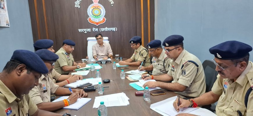 त्योहारों से पहले आईजी दीपक कुमार झा ने कसी कानून व्यवस्था की कमान: अपराधियों की खुली कुंडली 13 नई गुंडा फाइल तैयार